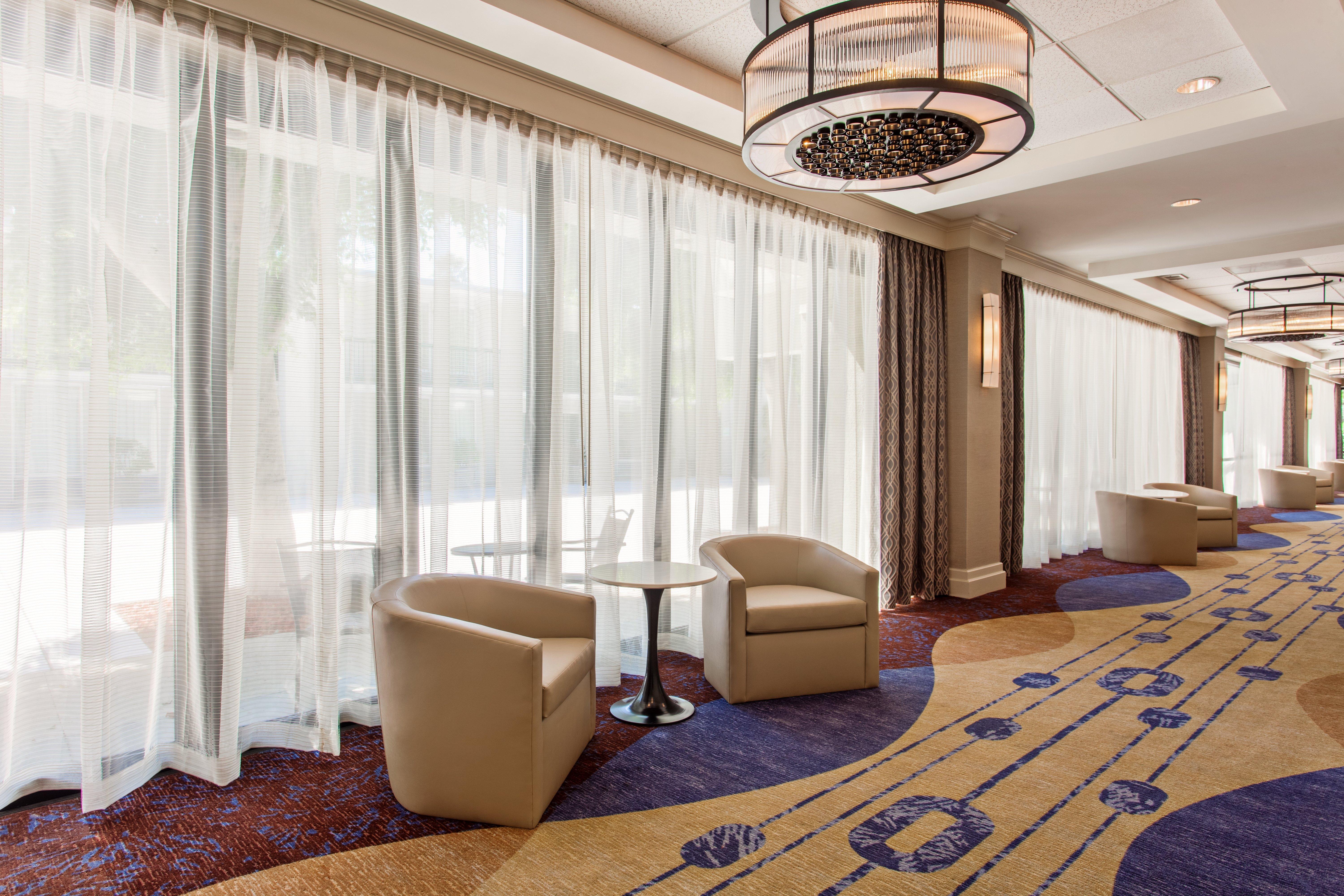 Holiday Inn Long Beach - Airport By Ihg Exterior photo