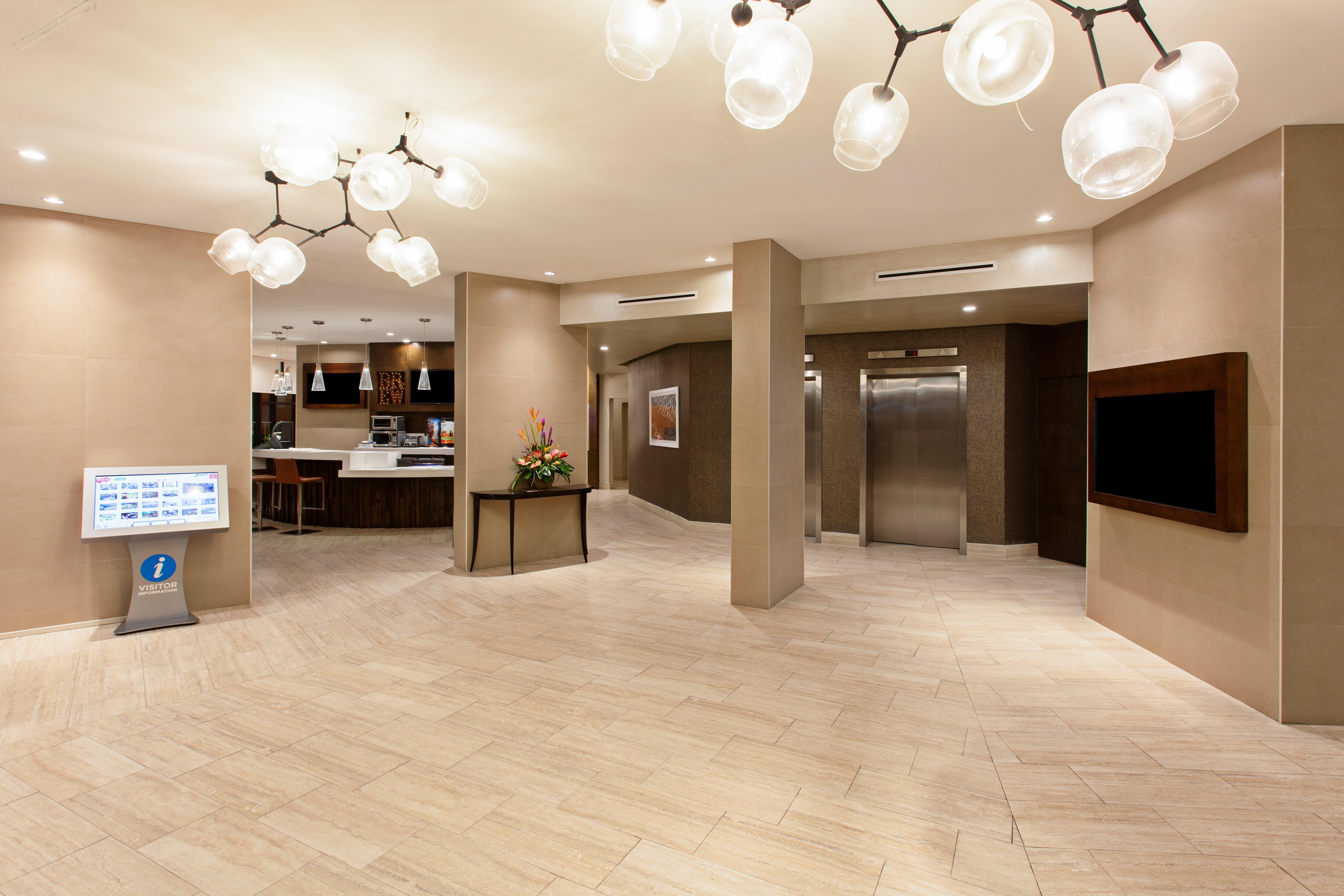 Holiday Inn Long Beach - Airport By Ihg Exterior photo